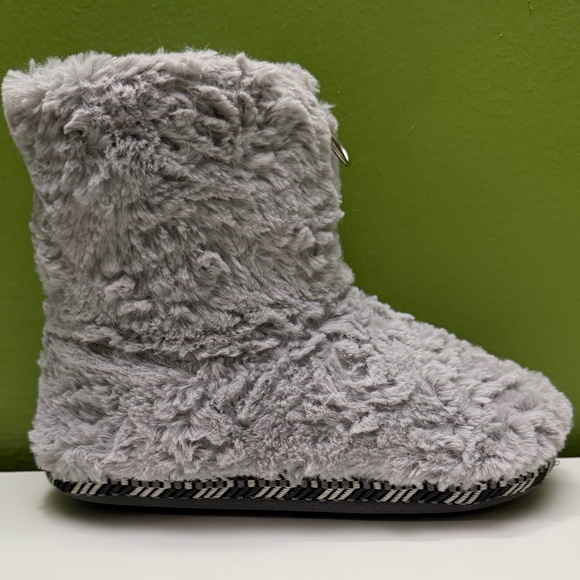Cozy Faux Fur Slipper Boot - Picture 3 of 5